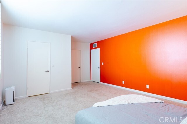 Building Photo - 927 Kings Rd