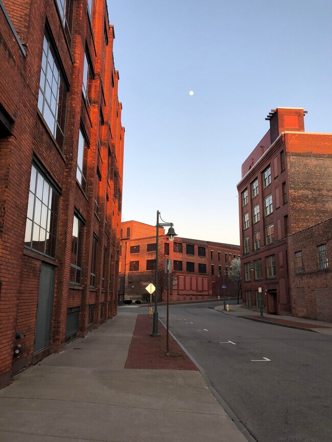 Primary Photo - 25 N Washington St