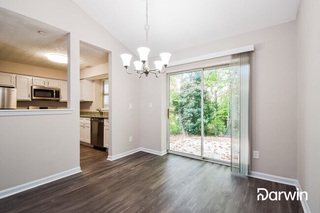 Building Photo - 3900 Dalhouise Ln