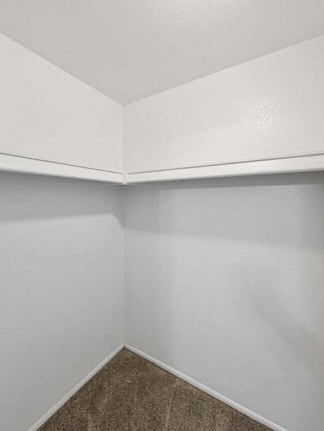 Building Photo - 3 Bedroom Home In Heart of Chandler for Rent