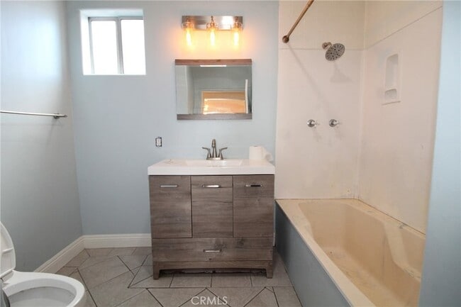 Building Photo - 2078 Harrison Ave