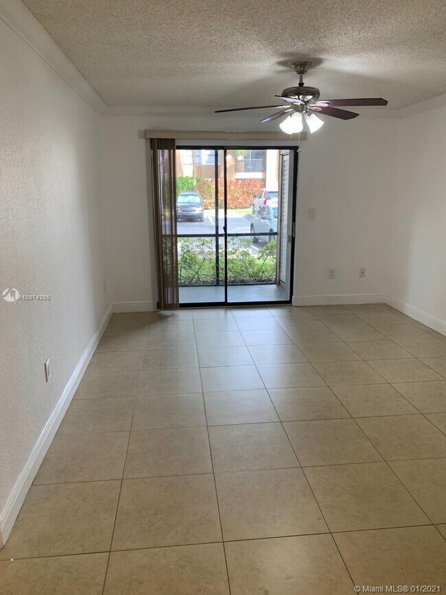 Building Photo - 15600 SW 106th Ln