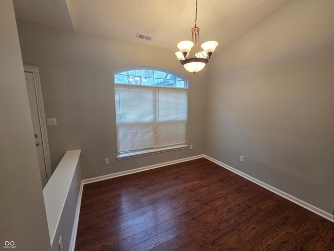 Building Photo - 6475 Glenwood Trce