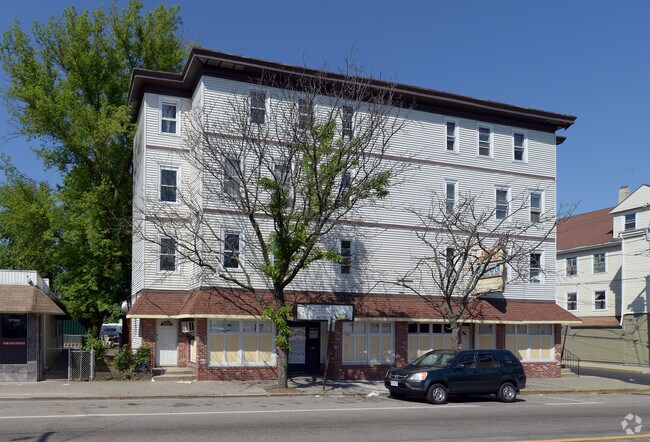 Primary Photo - 502-510 Dexter St