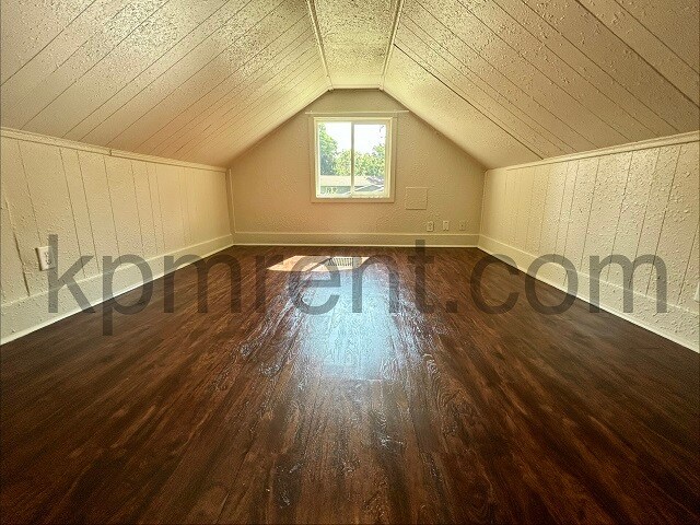 Building Photo - 1207 9th St NE