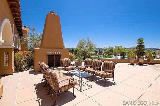 Building Photo - 2696 Escala Cir