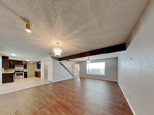 Building Photo - Spacious 3/2.5 Tudor Style Home!