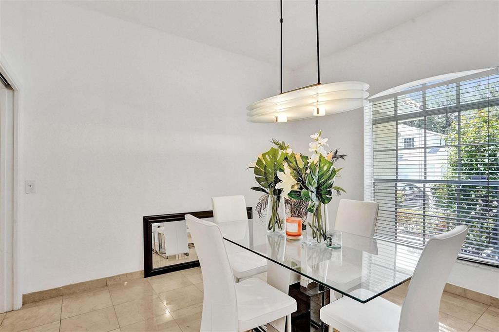 Building Photo - 6512 NW 54th Ct