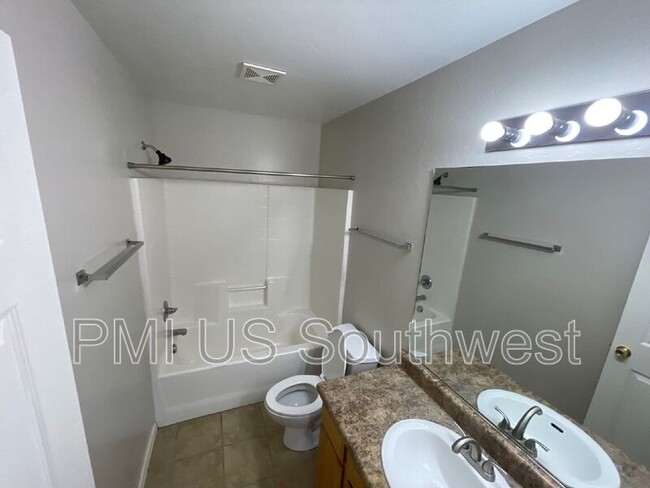 Building Photo - 8300 E Florentine Rd