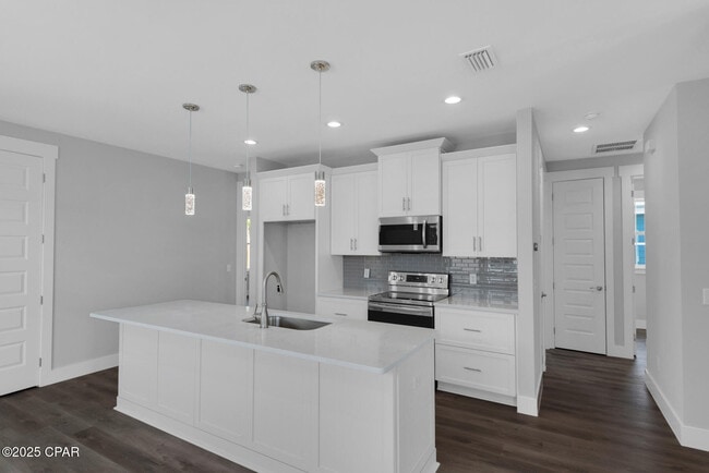 Building Photo - 8405 Warner Pl