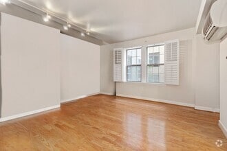 Building Photo - Renovated Studio by Thomas Circle