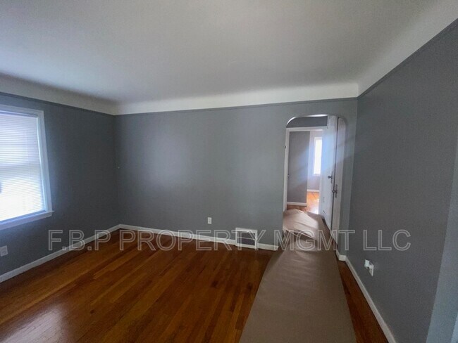 Building Photo - 14847 Cheyenne St