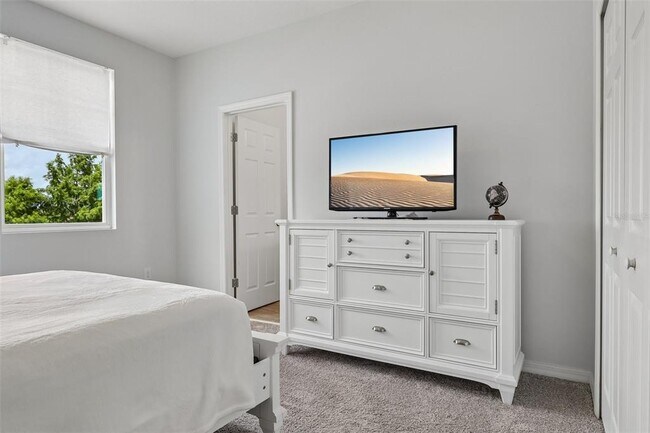 Building Photo - 343 Blue Cypress Dr