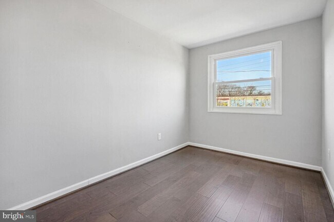 Building Photo - 3722 Edison St