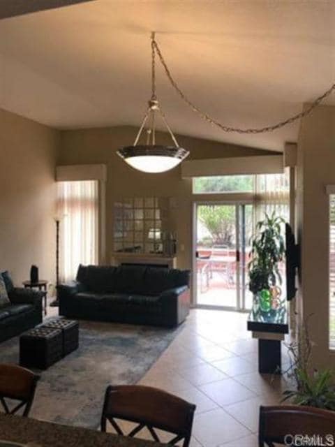 Building Photo - 613 Diamond Dr