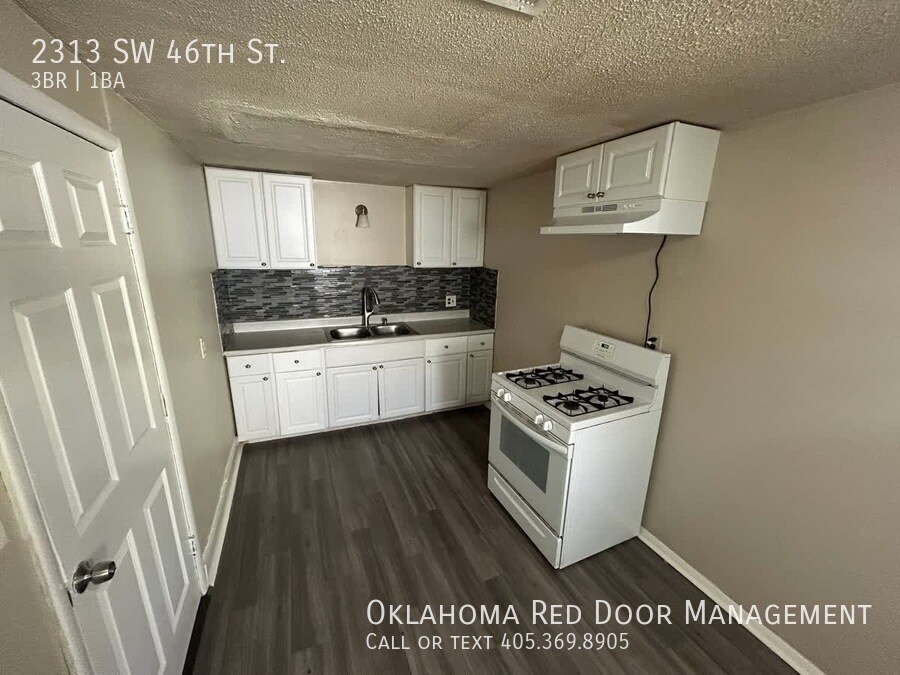 Building Photo - 2313 SW 46th St