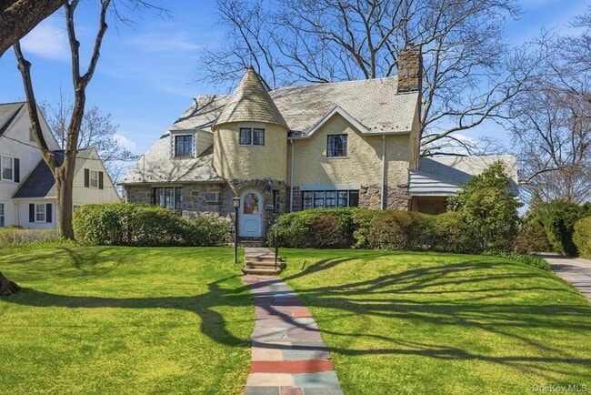 Building Photo - 5 Seymour Pl