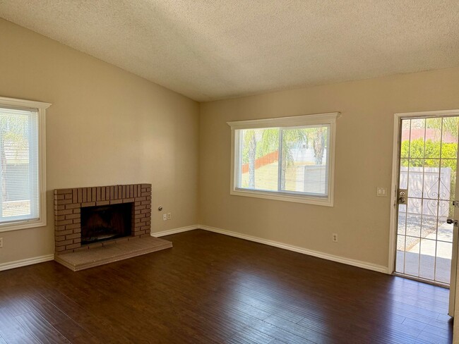 Building Photo - Lovely 3 bd, 2 bath in Moreno Valley