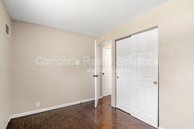 Building Photo - 10315 Monarch Dr