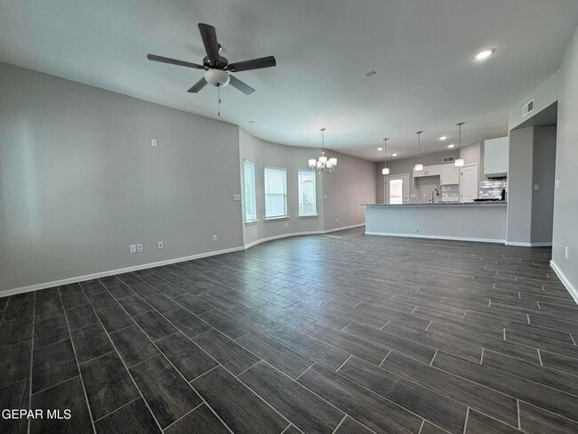 Building Photo - 13852 Paseo Alegre Dr