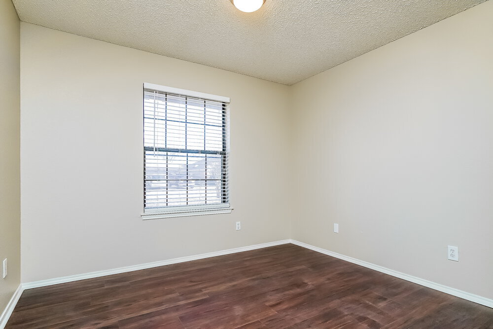 Building Photo - 812 Ironsides Ln