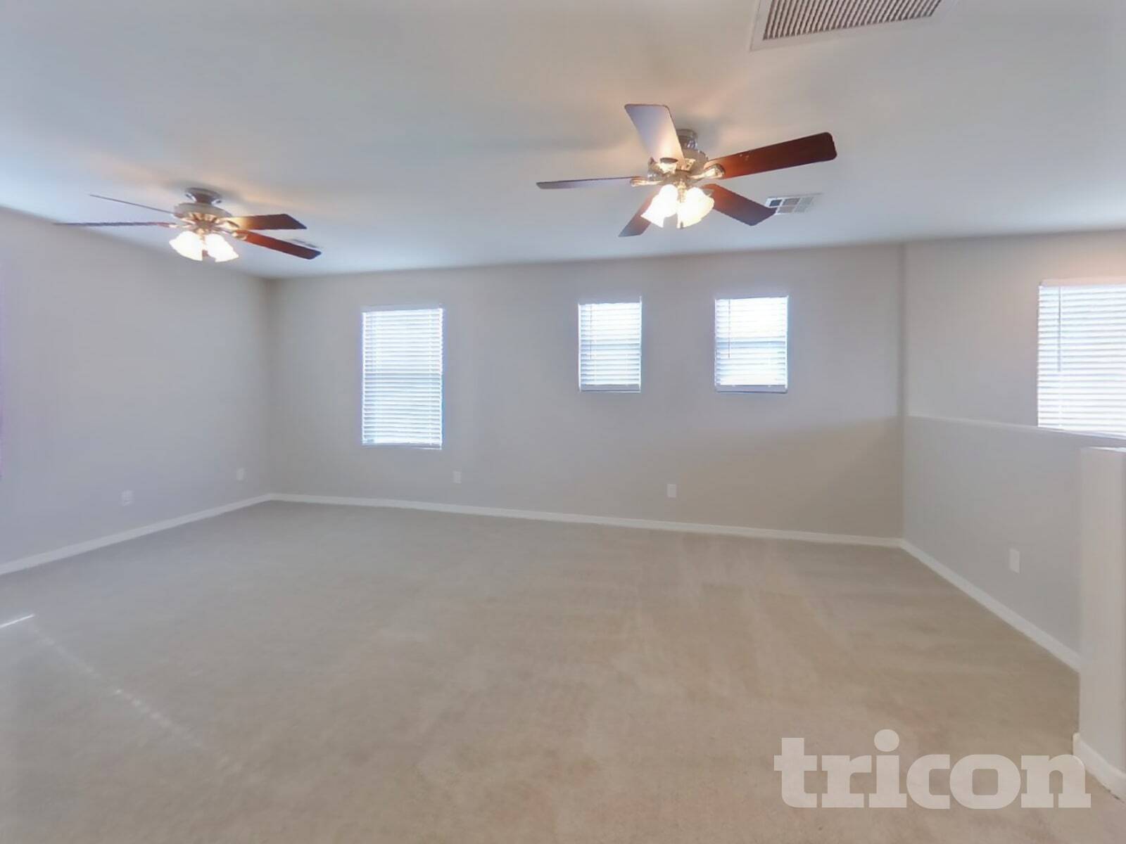 Building Photo - 880 W Busa Dr