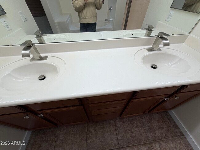 Building Photo - 46058 W Tulip Ln