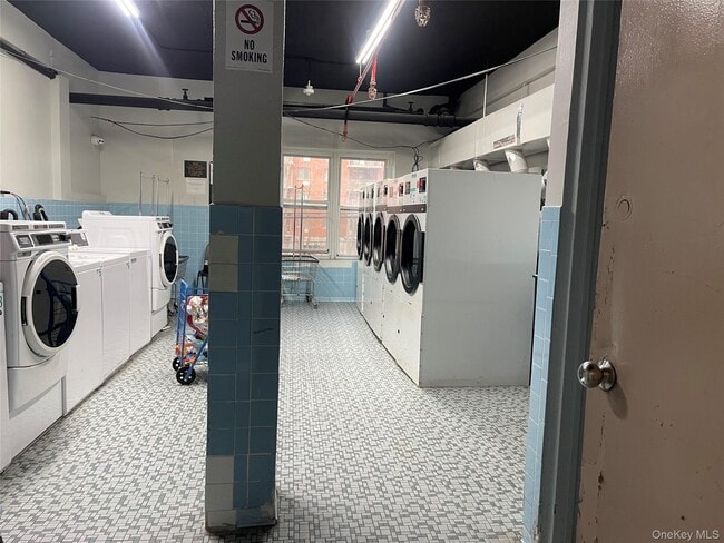 Building Photo - 66-01 Burns St