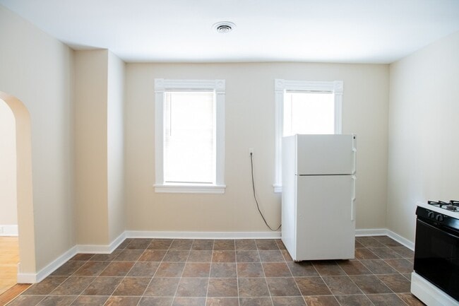 Building Photo - 829 E Clarke St