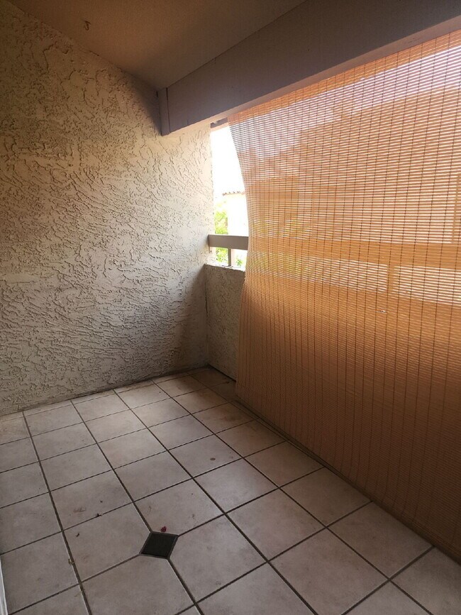 Building Photo - "Charming 2-Bed/1-bath in Phoenix with Cozy 704 Sq Ft Layout – Your Perfect Retreat in Phoenix!" ...