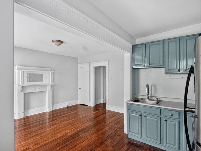 Interior Photo - 165 Park Street