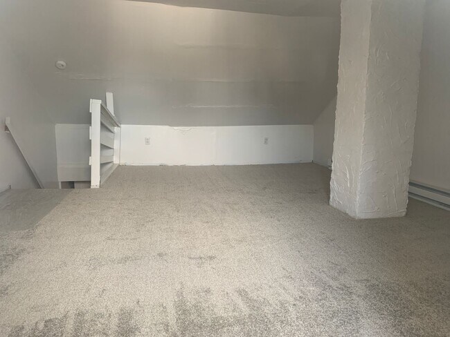 Building Photo - 4 Bedroom House Yard and Parking-York City