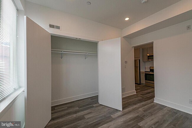 Building Photo - 1245 Ridge Ave