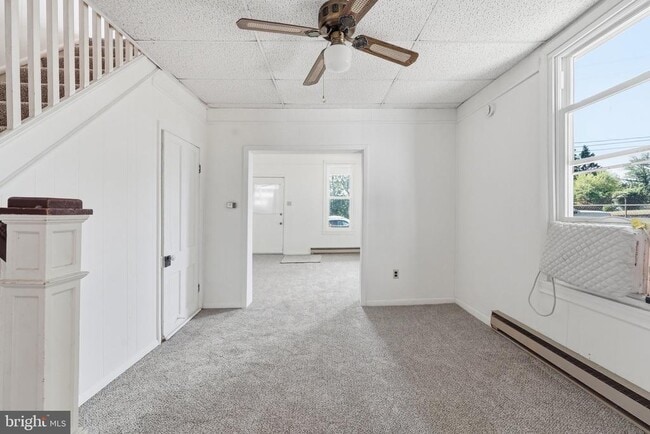 Building Photo - 815 N Maple Ave