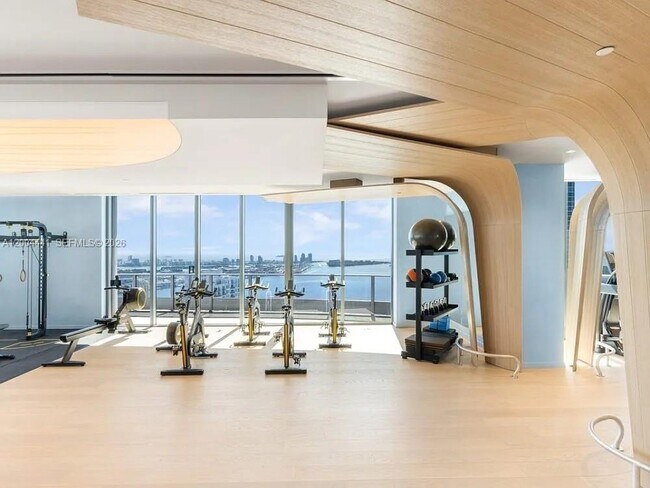 Building Photo - 1000 Brickell Plaza