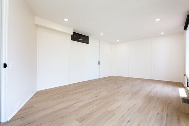 Building Photo - 2837 Kalmia Pl