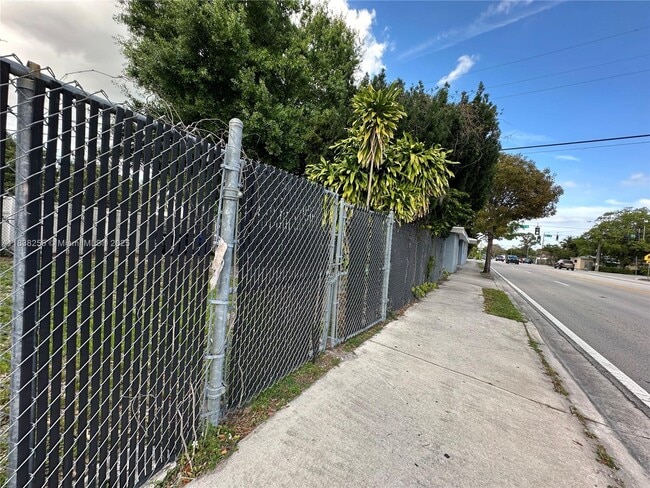 Building Photo - 1300 NW 7th Terrace