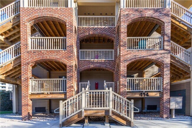 Building Photo - 414 Delaware Ave