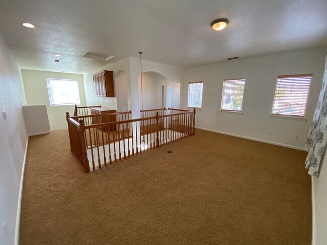 Building Photo - Elegant 2 story home in NW Visalia Coming ...