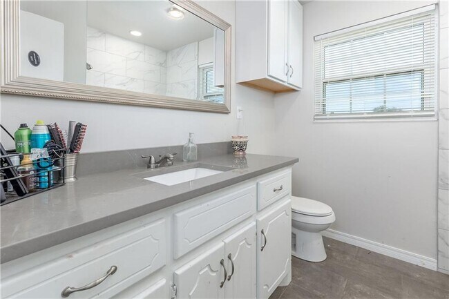Building Photo - Brand new remodel in North OKC + 4 bedrooms