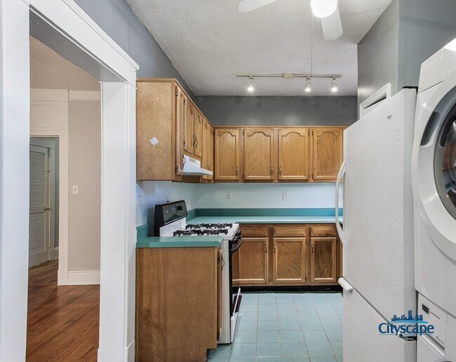 Building Photo - 507 N 32nd St