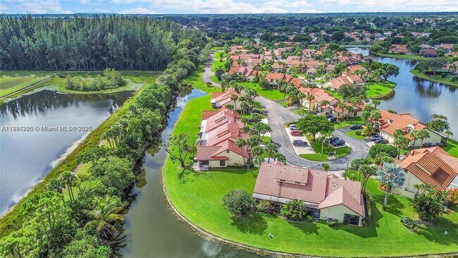 Building Photo - 18578 Woodstream Dr