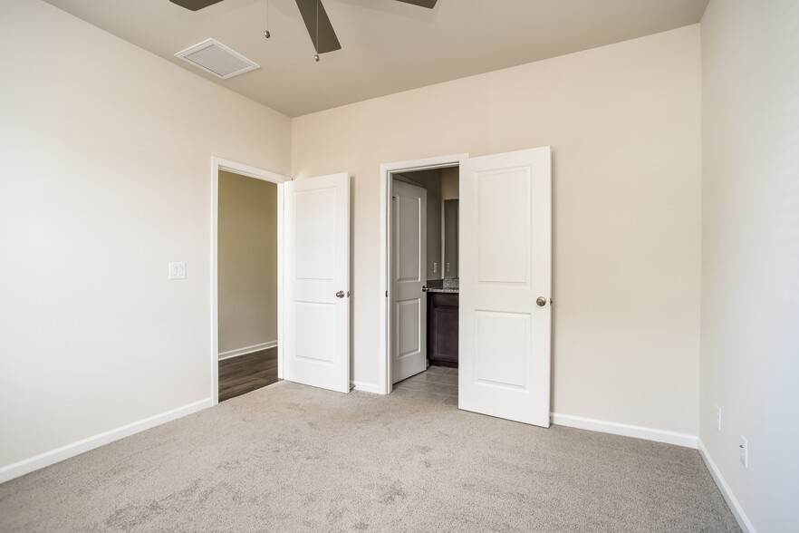 Building Photo - 1326 Warrens Way