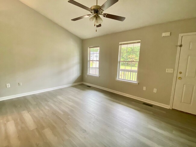 Building Photo - Dallas Rental