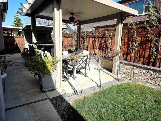 Building Photo - 2488 Remy Cantos Dr