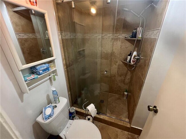 Building Photo - 2339 SW 15th St