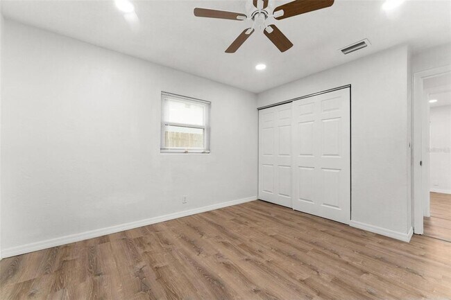 Building Photo - 2203 Nottingham Rd