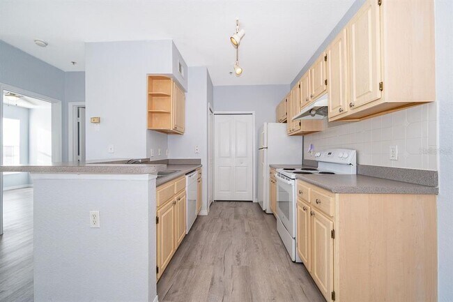 Building Photo - 8900 Legacy Ct