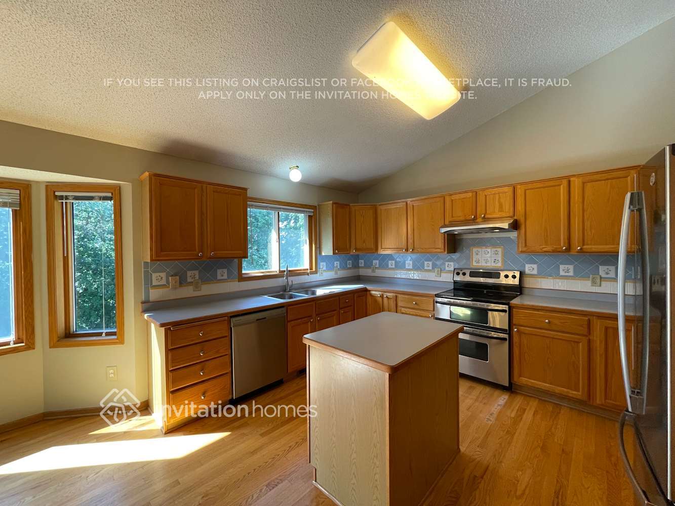 Building Photo - 13470 Dellwood Way