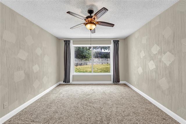Building Photo - 900 Doral Cir